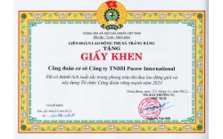 Liên đoàn Lao động Thị xã Trảng Bàng trao tặng bằng khen cho Công đoàn cơ sở Công ty TNHH Pacow International